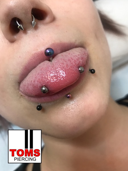 snakeeyespiercing1.jpg