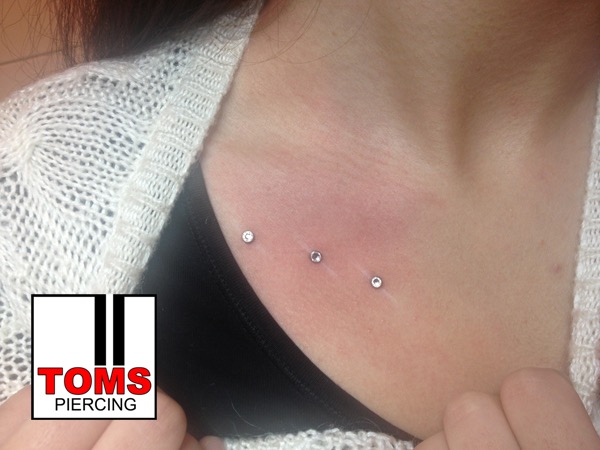 Microdermalpiercing5.jpg