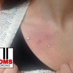 Microdermalpiercing5.jpg