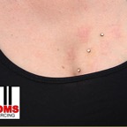 Microdermalpiercing21.jpg