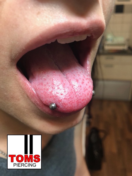 Snakeeyespiercing 03.jpg